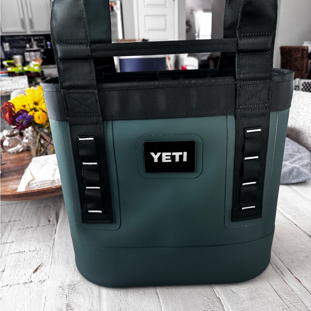 YETI Camino Carryall 20 LE Forest Green Black | NWT |